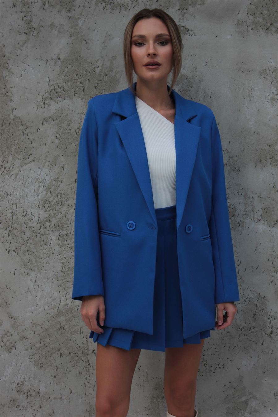 Синий женский костюм пиджак с юбкой Ветка фото