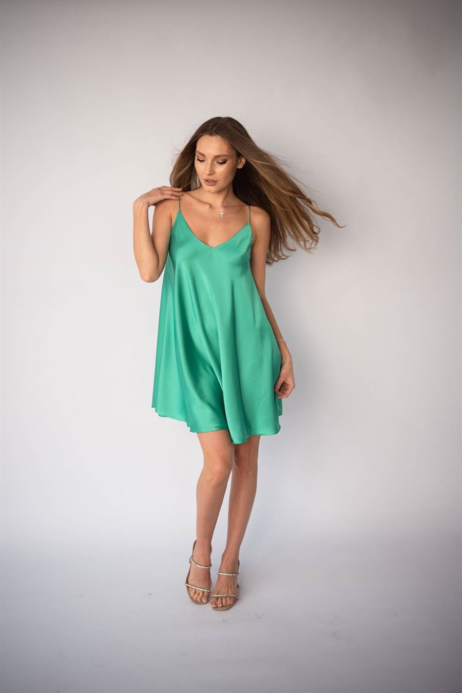 Зеленое платье комбинация короткое фото